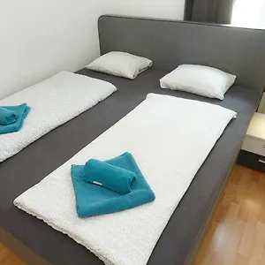 In Near Schoenbrunn & Westbahnhof - Keyless Check-in Апартаменты