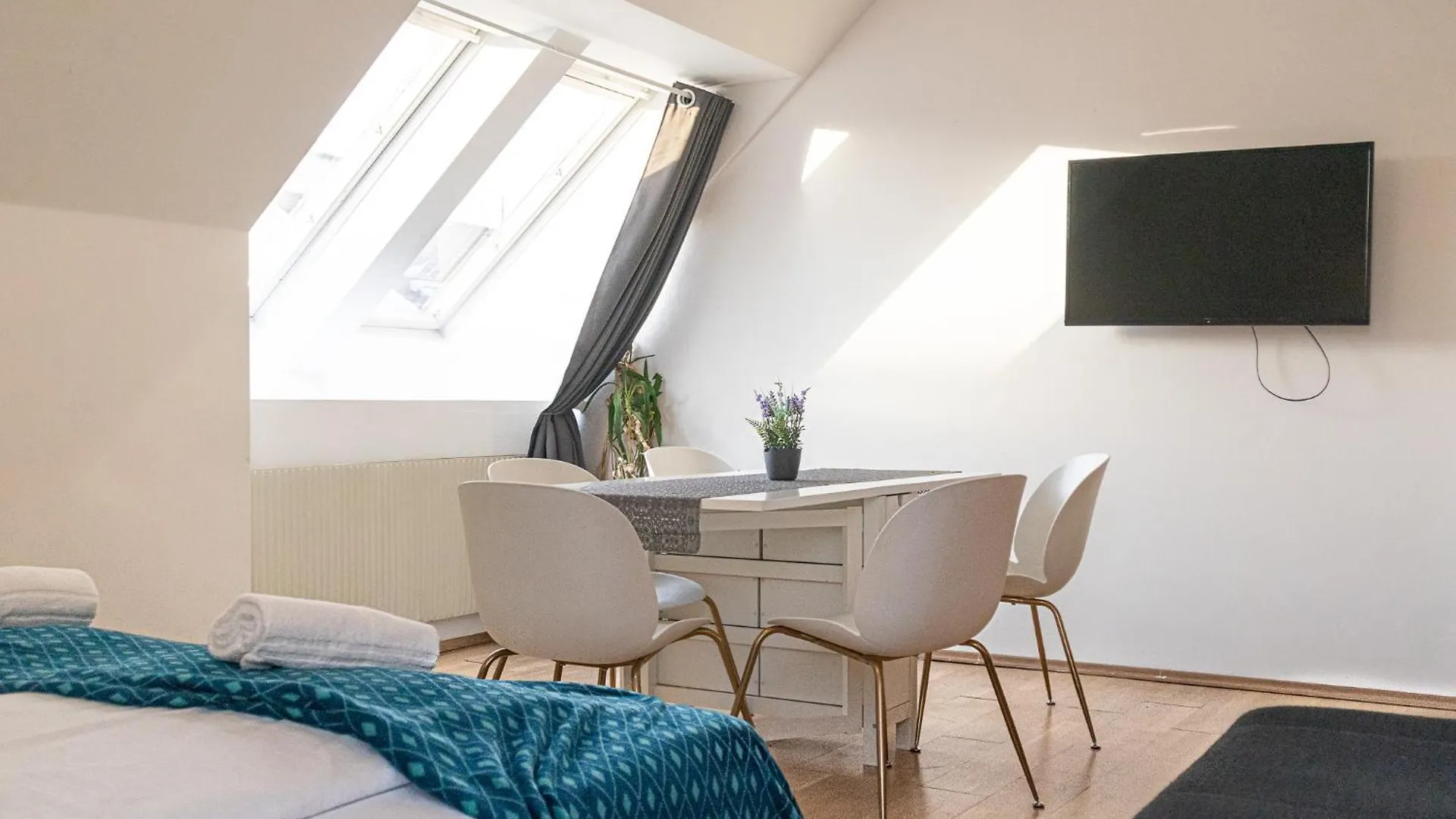 Apartment Comfy 2Br Apt, Near Bahnhof Rennweg & Belvedere Vienna