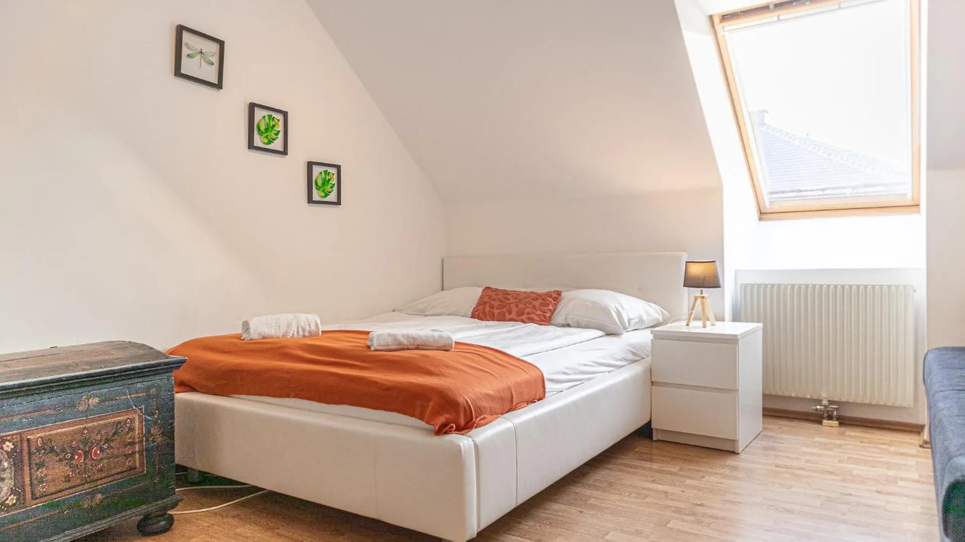 Comfy 2Br Apt, Near Bahnhof Rennweg & Belvedere Vienna Apartment