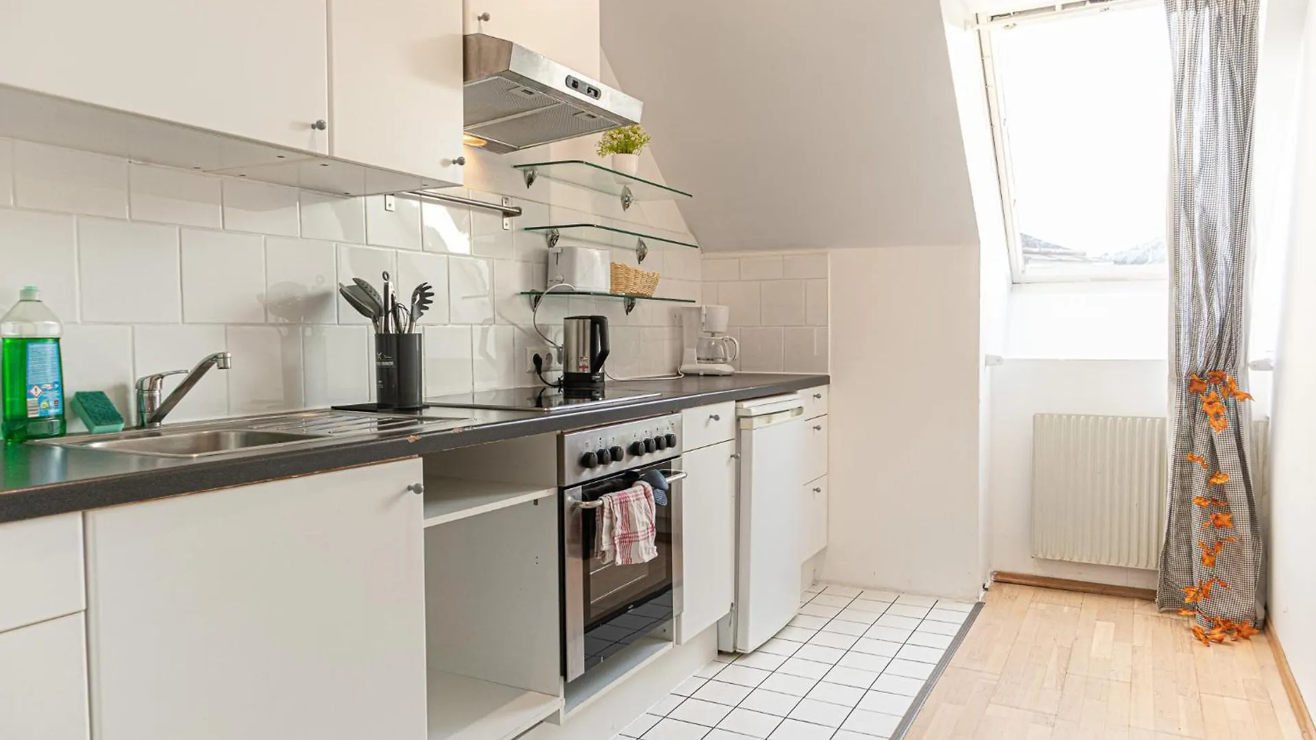 Apartment Comfy 2Br Apt, Near Bahnhof Rennweg & Belvedere Vienna